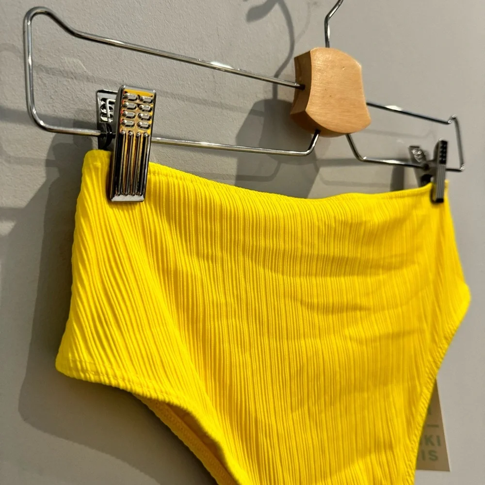 NWT Frankies Bikinis Jean Top & Anne Bottom in Pina Colada, Size M/L